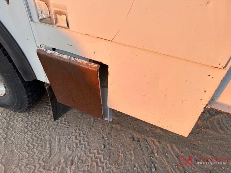 2006-international-durastar-4300-image-10