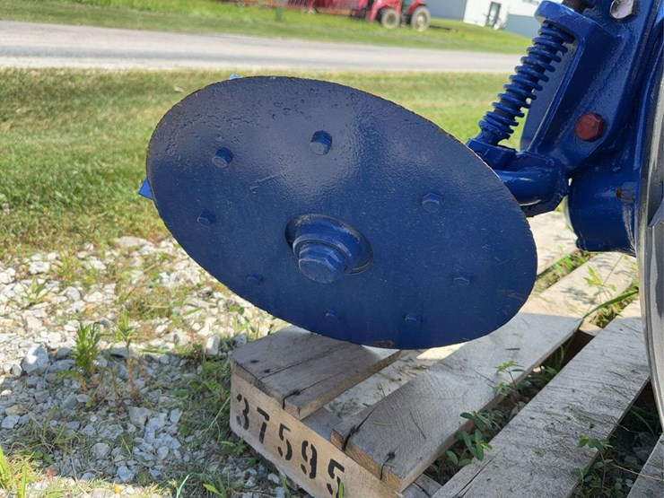 2-bottom-fast-hitch-disc-plow-image-19