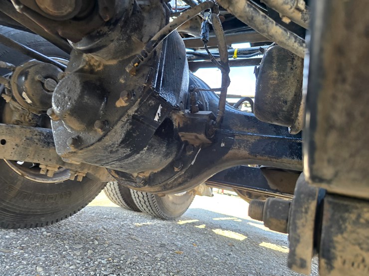 2019-peterbilt-567-image-114