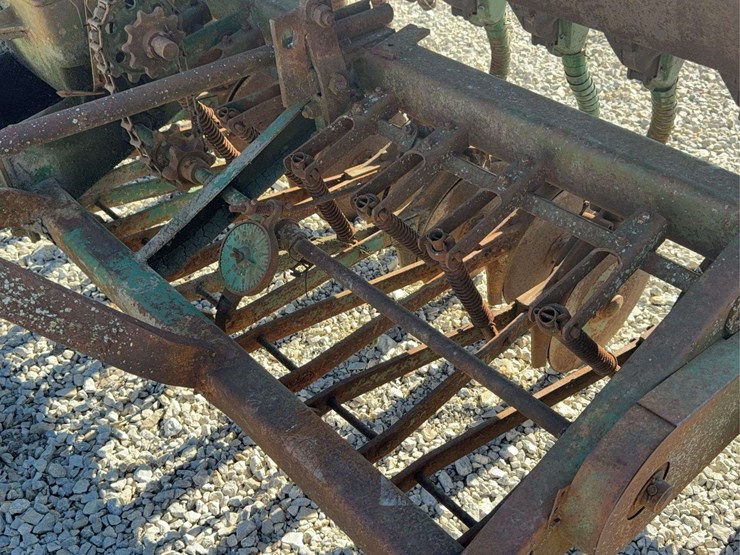 oliver-superior-grain-drill-image-23