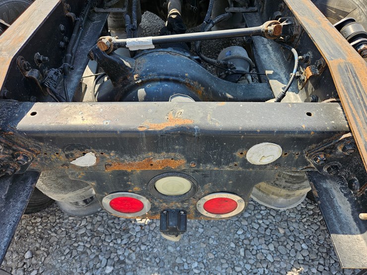 2016-freightliner-cascadia-125-image-91