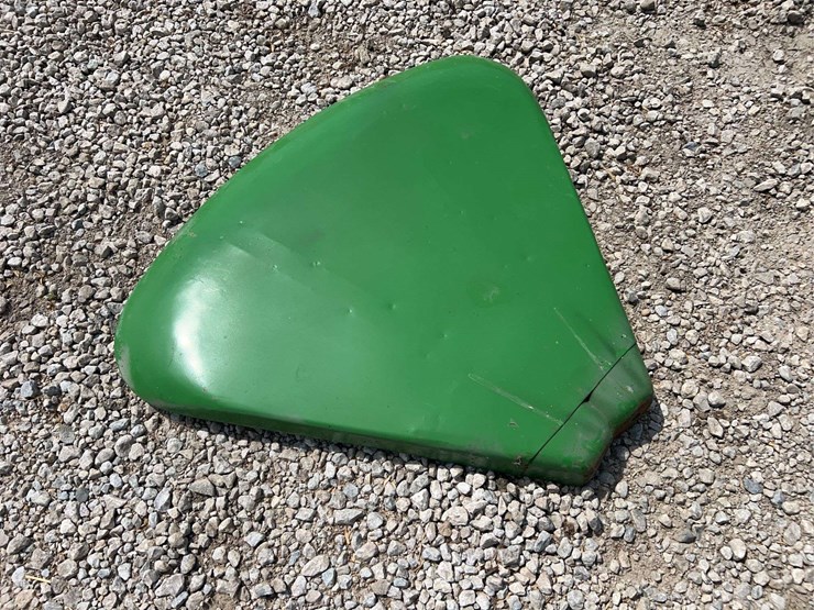john-deere-clamshell-fenders-image-9