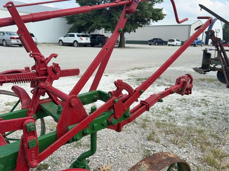 oliver-two-bottom-plow-image-27
