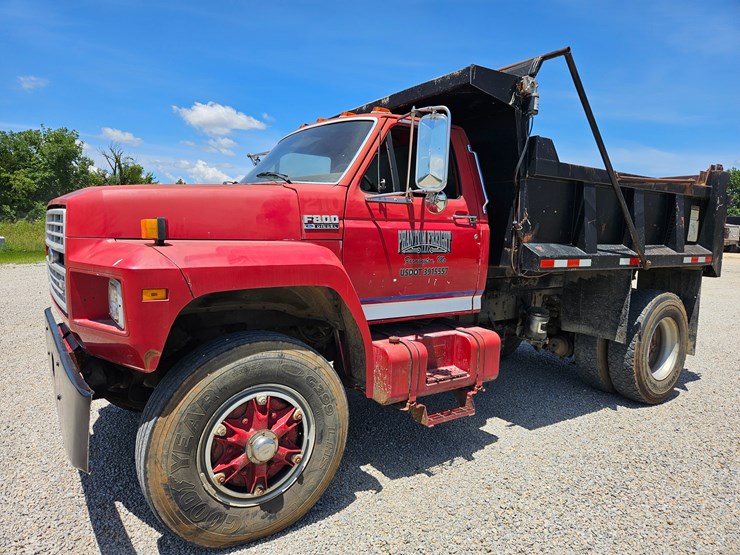 1993-ford-f800-image-3