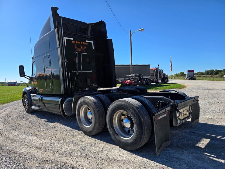 2015-peterbilt-579-image-16