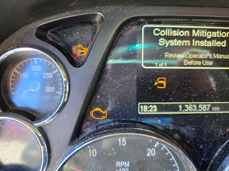 2015-peterbilt-579-image-77