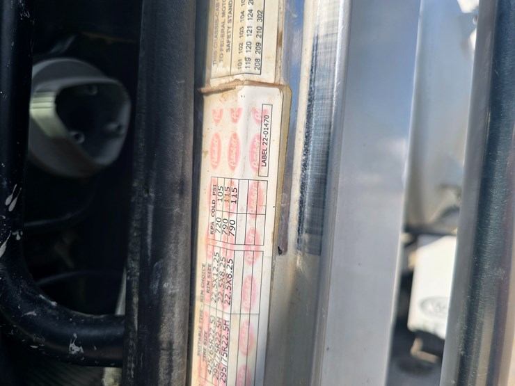 2014-peterbilt-365-image-73