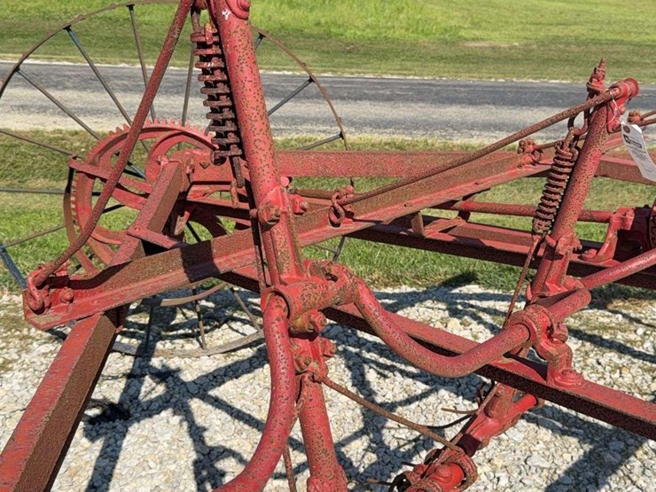 international-hay-tedder-image-13