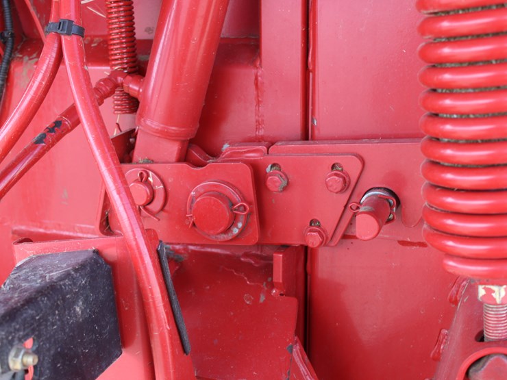 2015-new-holland-roll-belt-560-image-41
