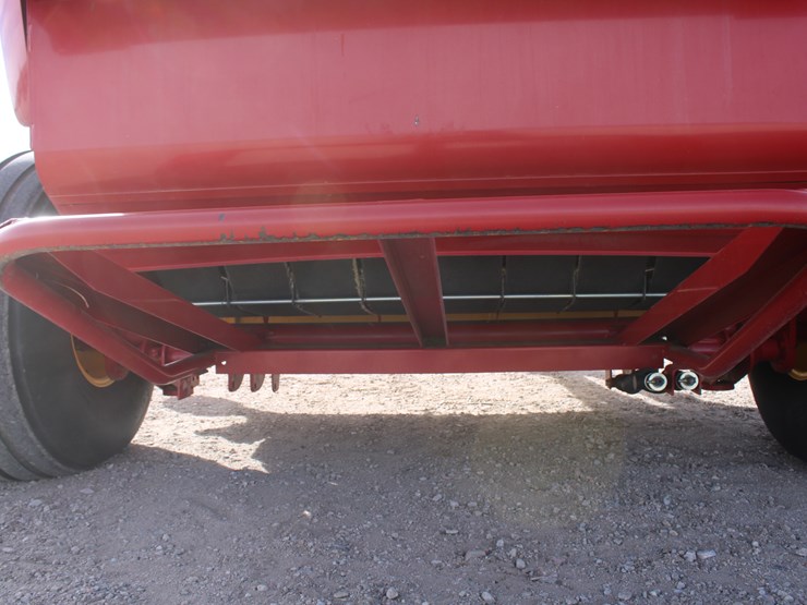 2015-new-holland-roll-belt-560-image-49