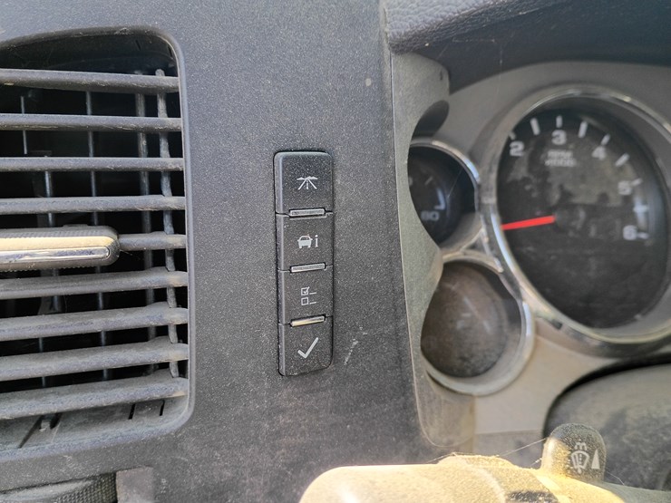 2008-chevrolet-silverado-image-39