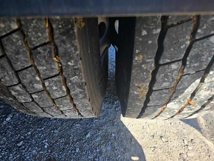 2015-peterbilt-579-image-91