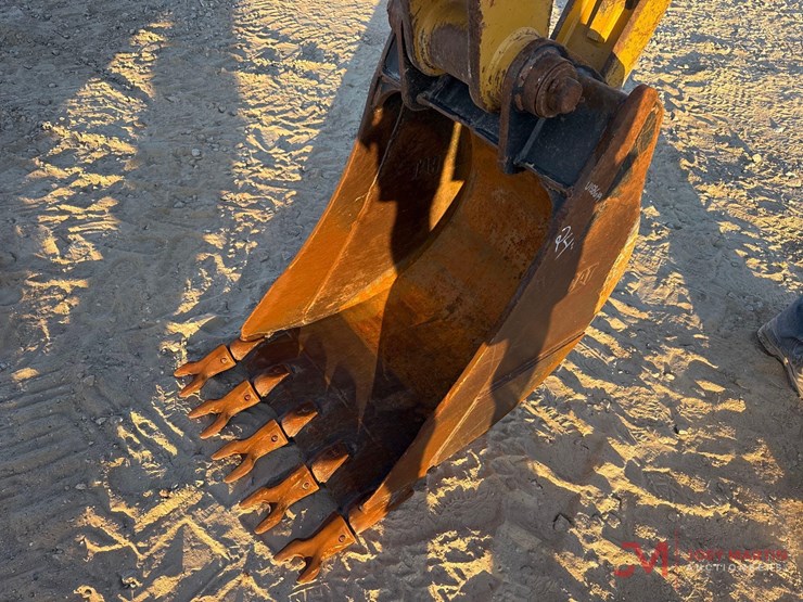 2018-caterpillar-420f2-it-image-14