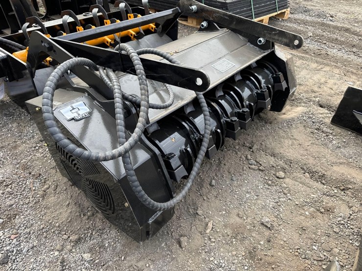 new-giyi-co-32in-mini-stand-on-skidloader-mulcher-attachment-model-ml32-image-4