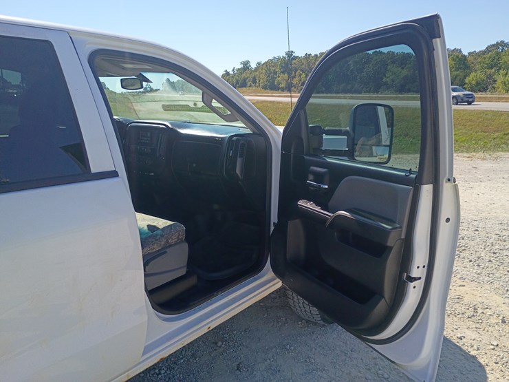 2014-chevrolet-silverado-image-37