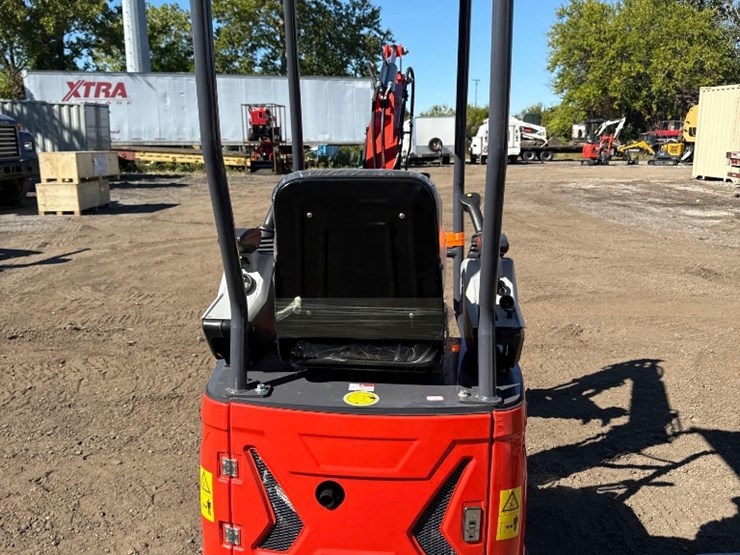 new-cfg-industrial-co-mini-excavator-model-mx15rx-image-5