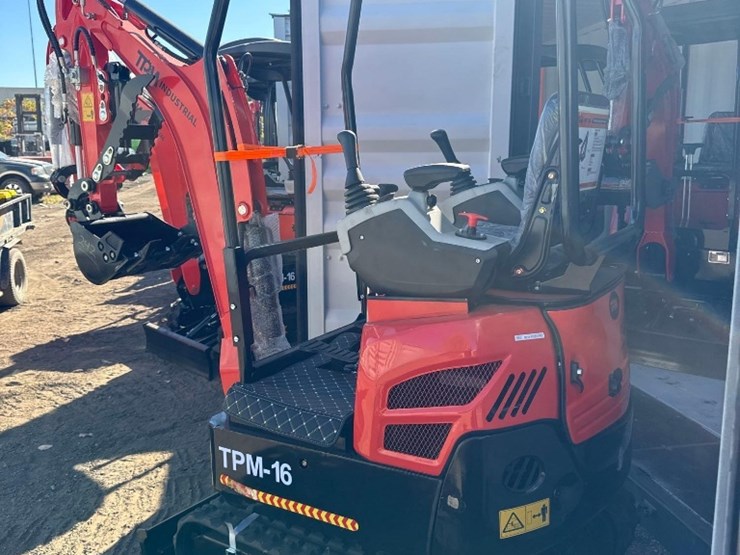 new-tpm-industrial-co-mini-excavator-model-tpm-16-image-9
