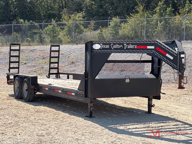2014-custom-trailer-image-1