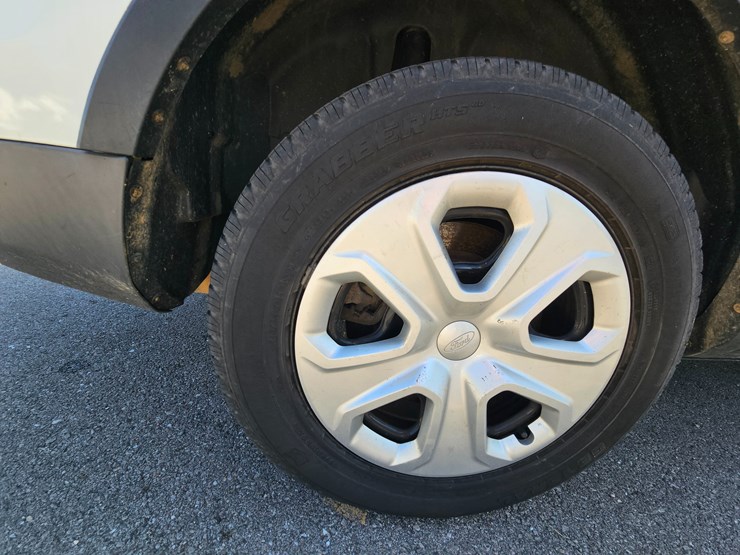 2014-ford-explorer-image-50