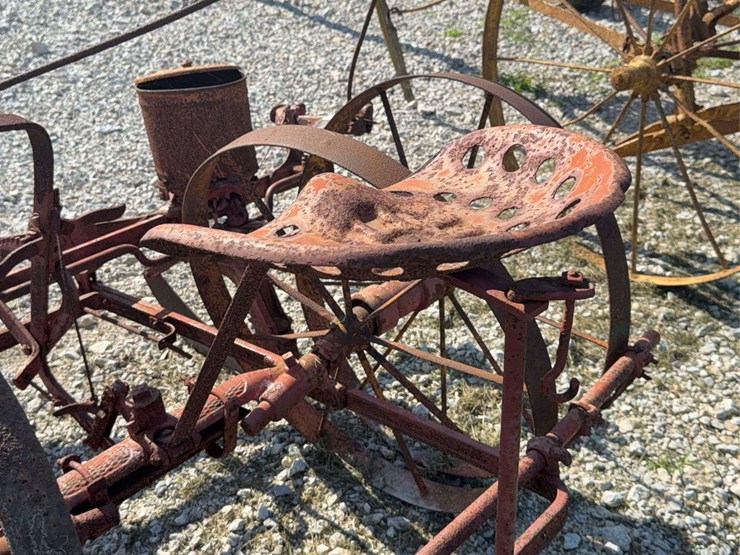 horse-drawn-planter-image-9