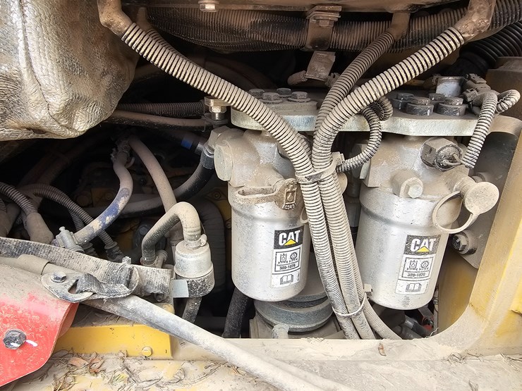 2023-caterpillar-953-image-29