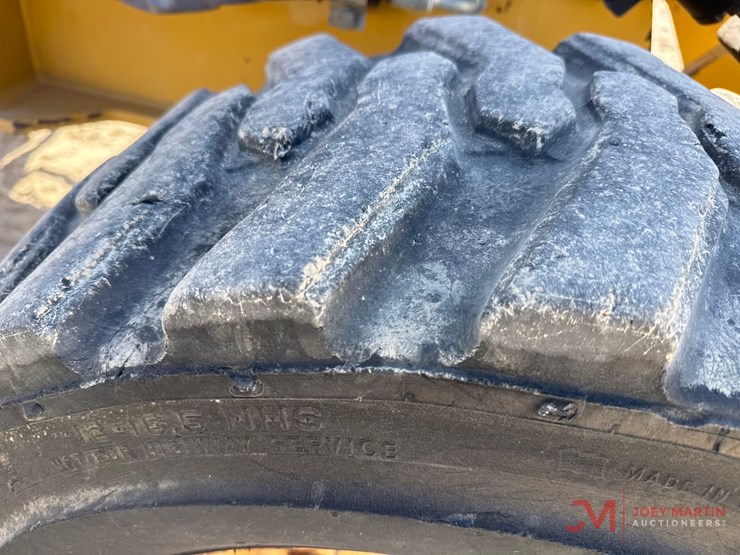 2008-caterpillar-904b-image-14
