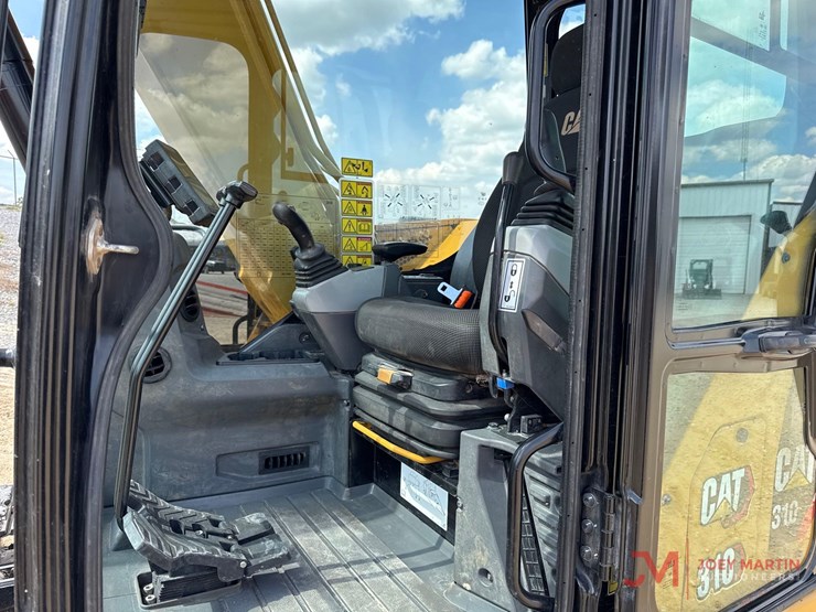 2019-caterpillar-310-image-17