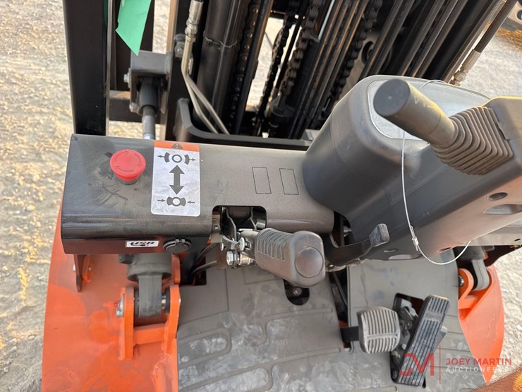 new/unused-e-picker-model-efl30-189-electric-forklift-image-17