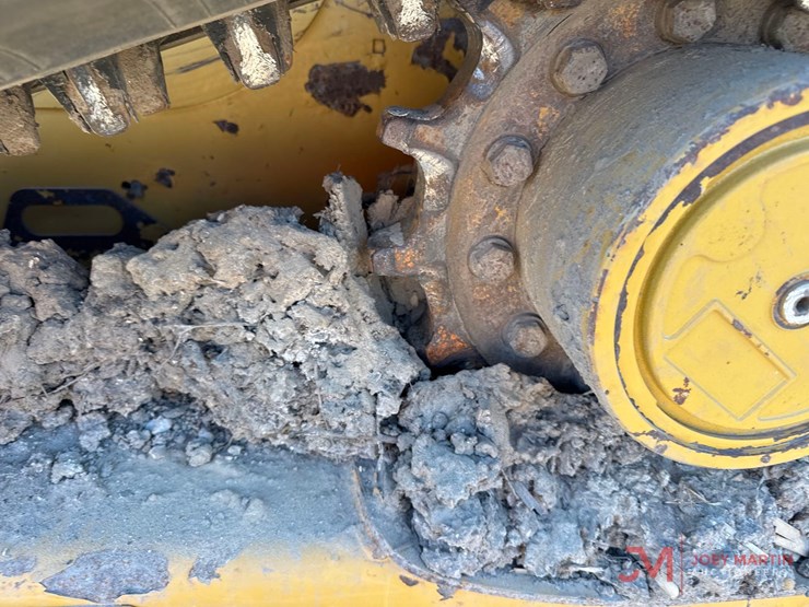 2021-caterpillar-259d3-image-10