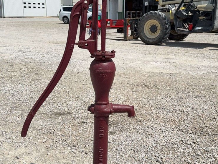 red-jacket-pump-image-1