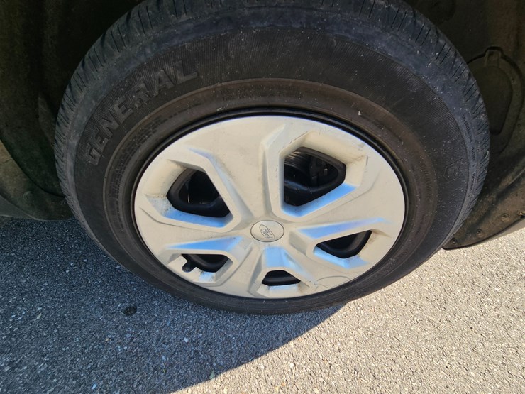 2017-ford-explorer-image-53