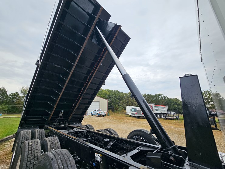 2015-kenworth-t800-image-37