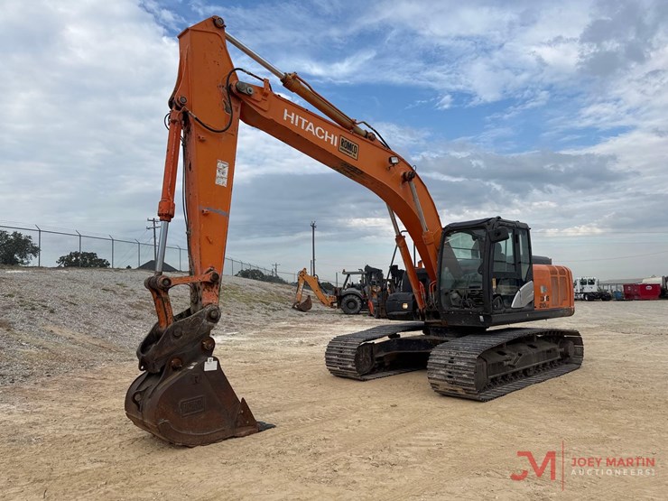 2014-hitachi-zx210-lc-5n-image-2