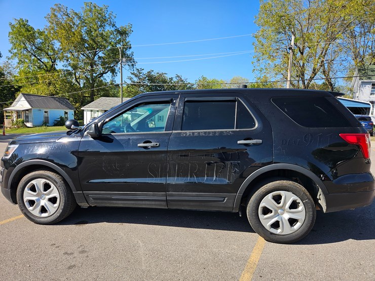 2017-ford-explorer-image-6