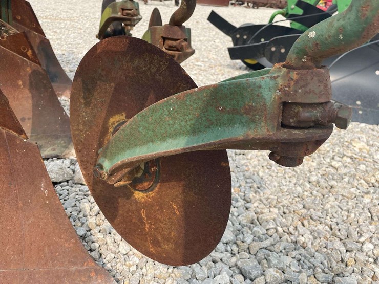 oliver-3-bottom-plow-image-8