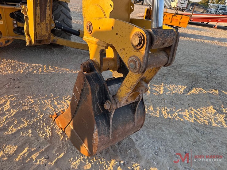2018-caterpillar-420f2-it-image-17