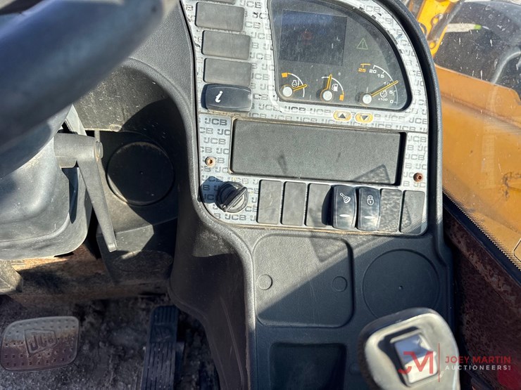 2017-jcb-510-56-image-18