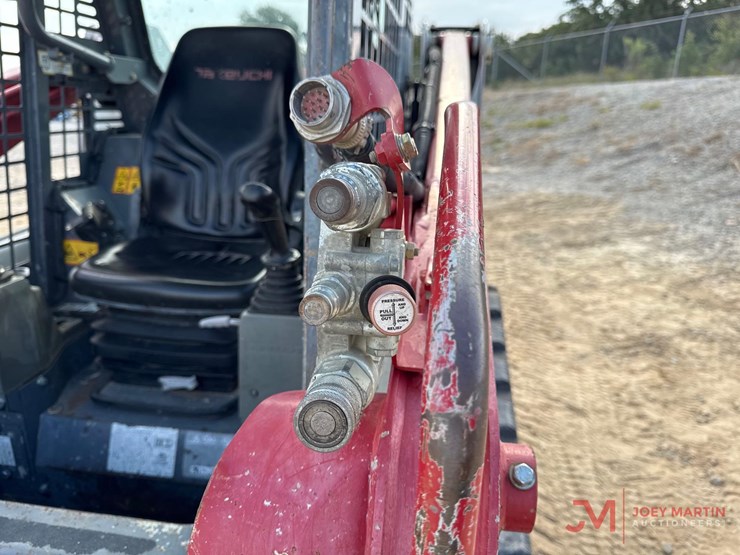 2019-takeuchi-tl8-image-6