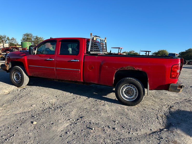 2013-chevrolet-2500-image-3