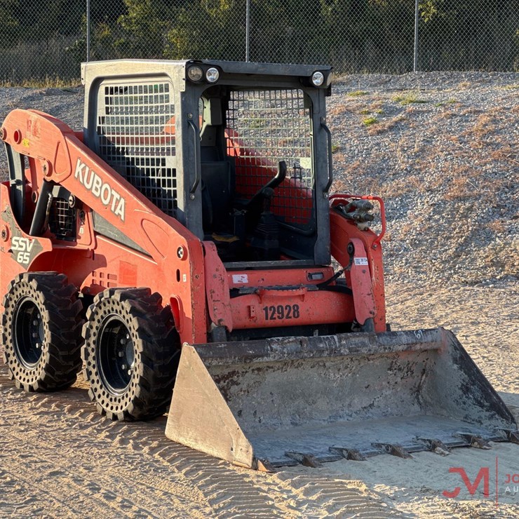 2016 KUBOTA SSV65