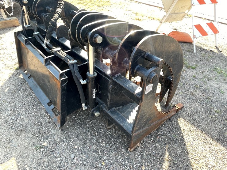 #4304-•-jenkins-86"-skid-steer-mount-heavy-duty-log-grapple-image-8