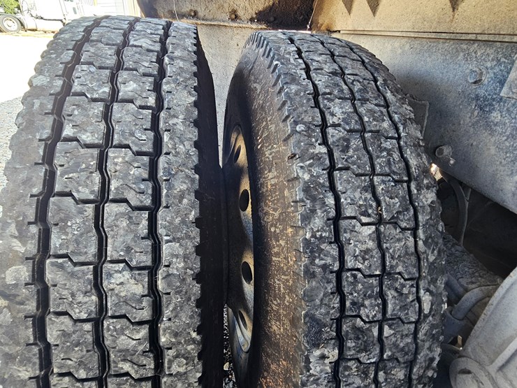 1989-peterbilt-379-image-105