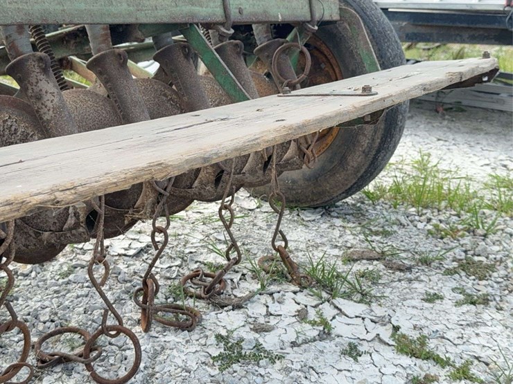 john-deere-model-b-planter-image-36