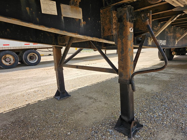 2011-great-dane-flatbed-image-23