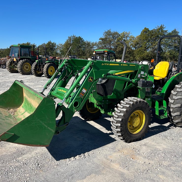 JOHN DEERE 5055E