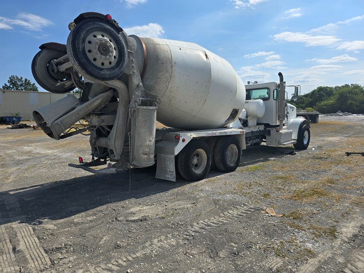 2014-peterbilt-365-image-30