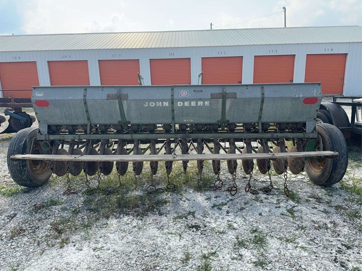 john-deere-model-b-planter-image-2