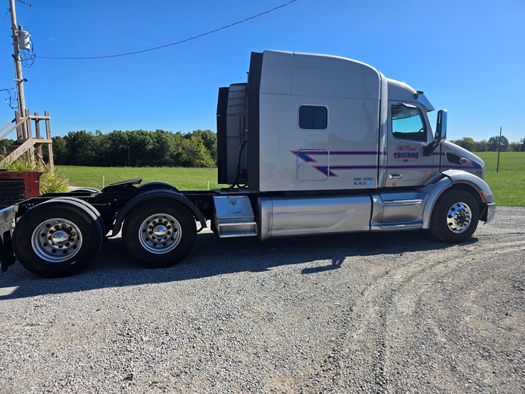 2015-peterbilt-579-image-26