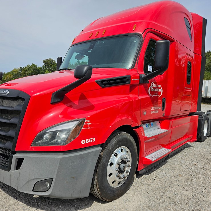 2019 FREIGHTLINER CASCADIA 126