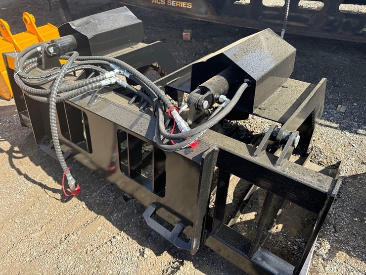 new-giyi-co-hydraulic-skidloader-hollow-bottom-grapple-bucket-model-gy-hwg72-image-2